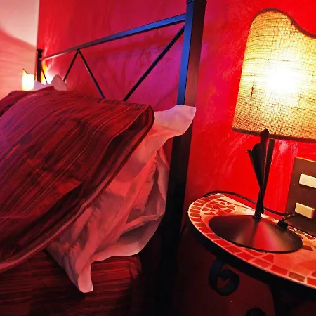 Leandra Bed and Breakfast *