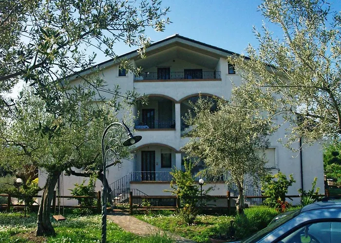 Leandra Bed and Breakfast *